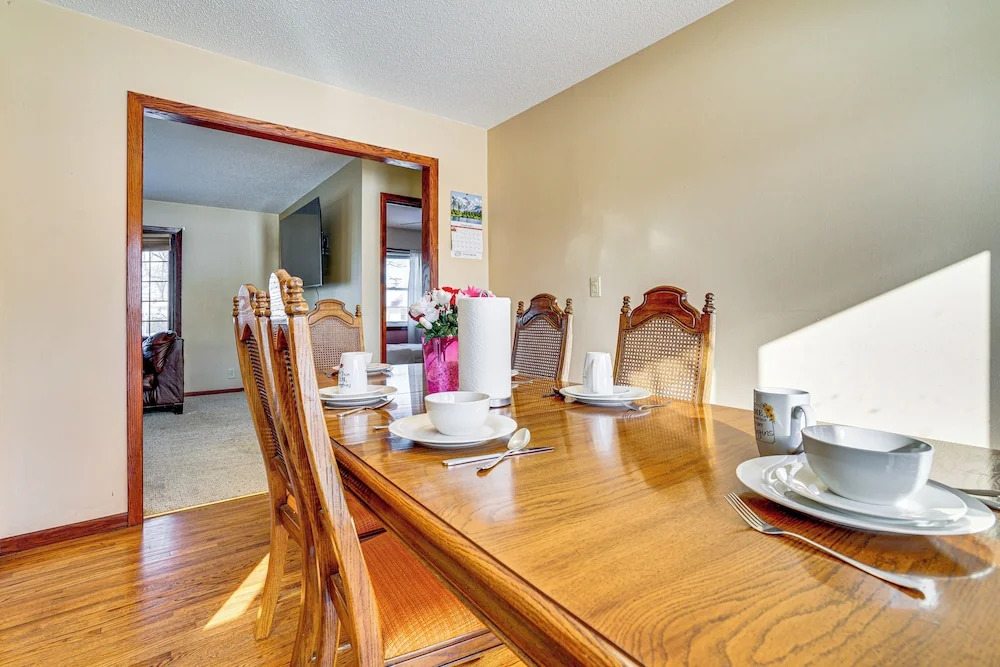 12 Mi to St Paul: Pet-friendly Home w/ Backyard