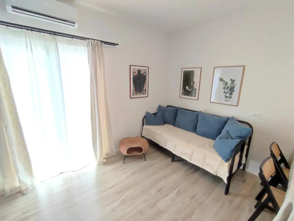 Regina Apartments