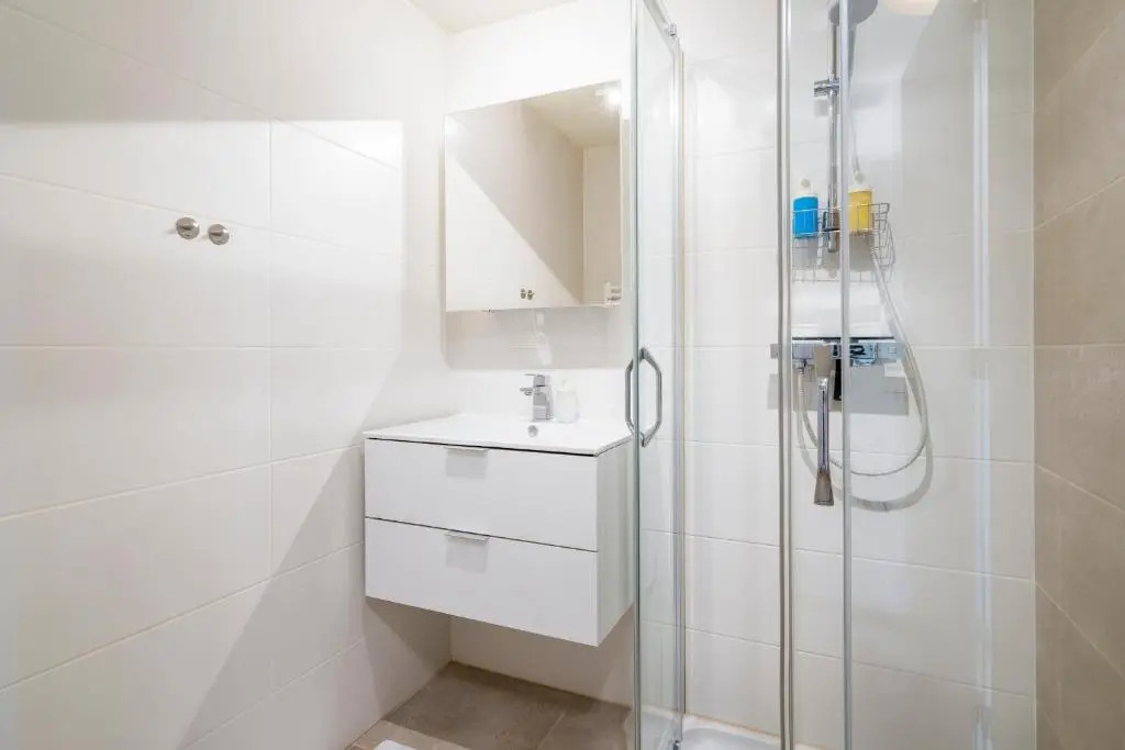 Renewed comfort duplex w 2 terraces nearby Marina