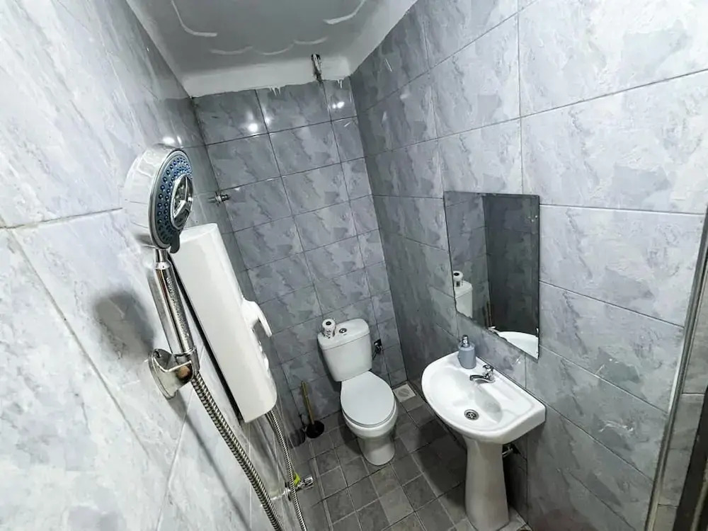 Dutus Hotel Entebbe