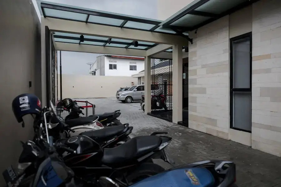 RedDoorz near RS Royal Prima Medan 2