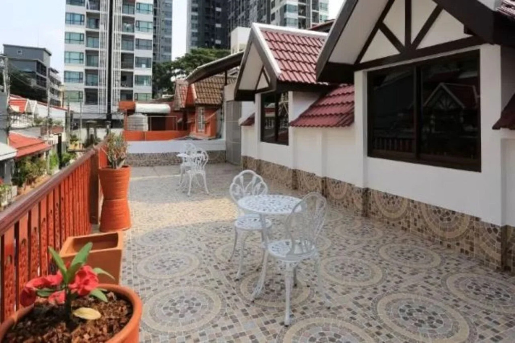 The Siam Guest House - SHA Extra Plus