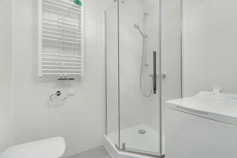 Studio With Outdoor Parking by Renters