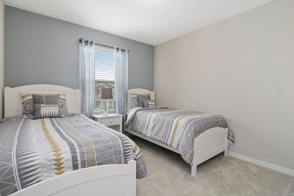 4 Bd Sleeps 10 w Gameroom Close to Disney 5147