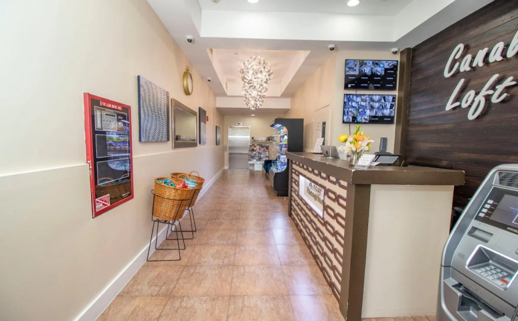 Canal Loft Hotel