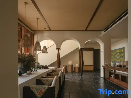 Zhumo Chunshan Resort Hotel (Jinghong, Xishuangbanna)