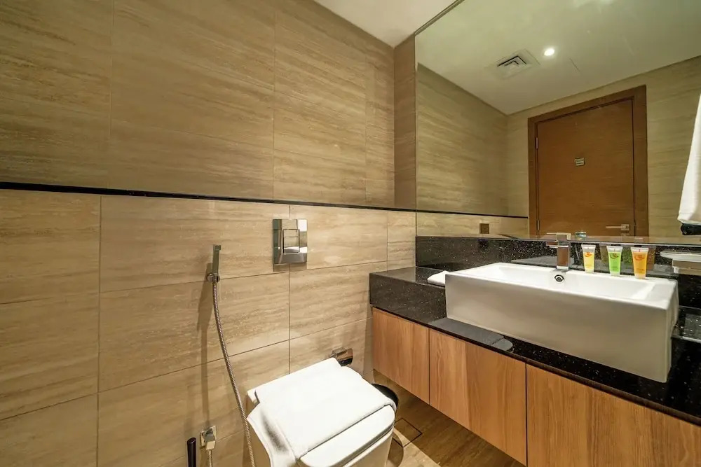Minimalist Luxe Studio in the City