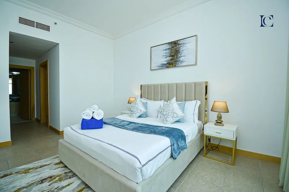 Palm Jumeirah's Spectacular Ocean-View Apartment - NBT