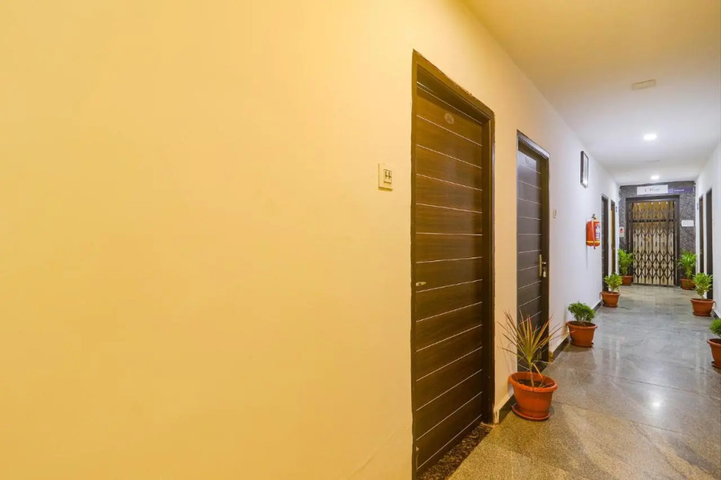 FabHotel Broholic - Nr Biodiversity Complex, Gachibowli Silpa Gram Craft Village, HITEC City