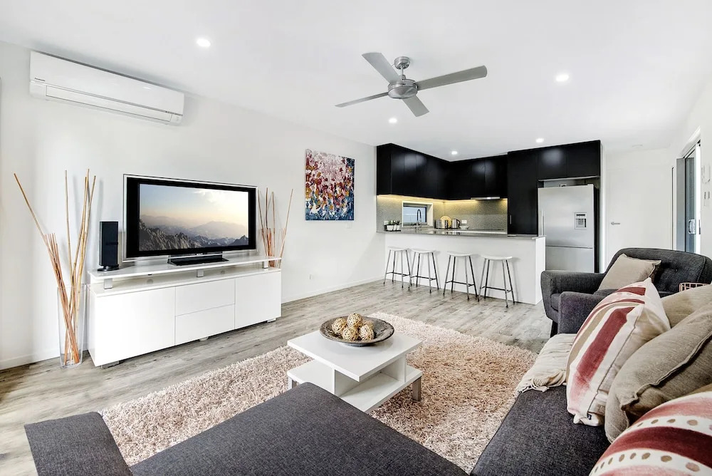 Luxury 1 Bedroom home in Broadbeach Waters