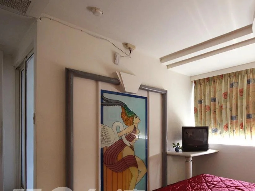 Broadway Hotel