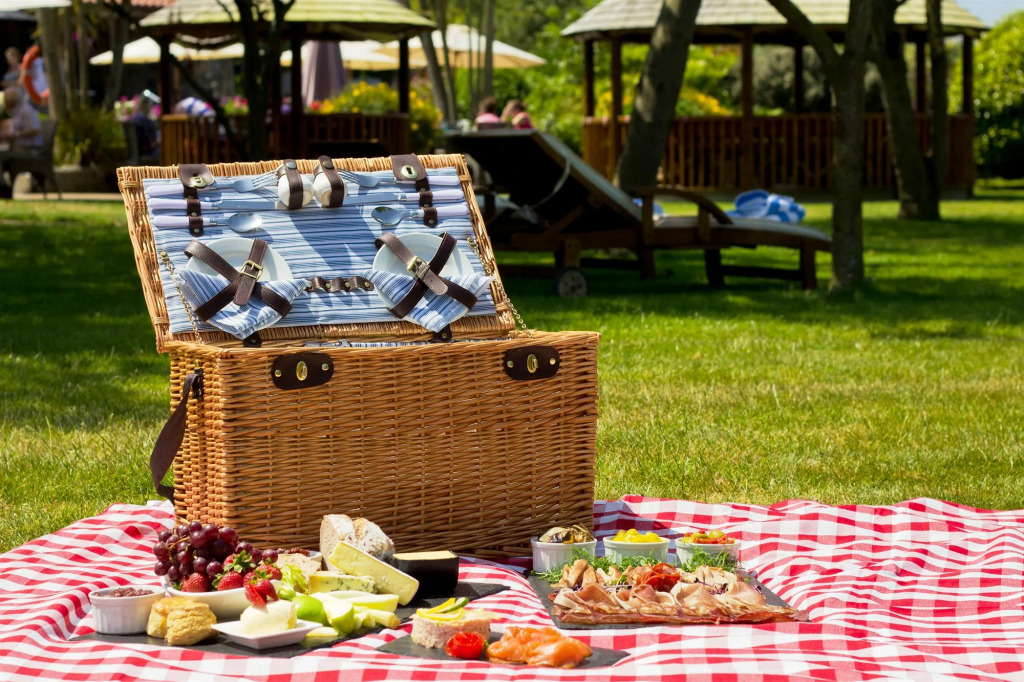 The Farmhouse Hotel and Restaurant