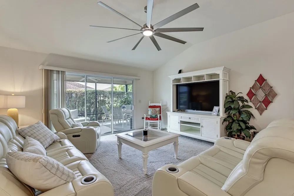 Swim, Golf & Unwind: Home 5 Mi to Lake Sumter!