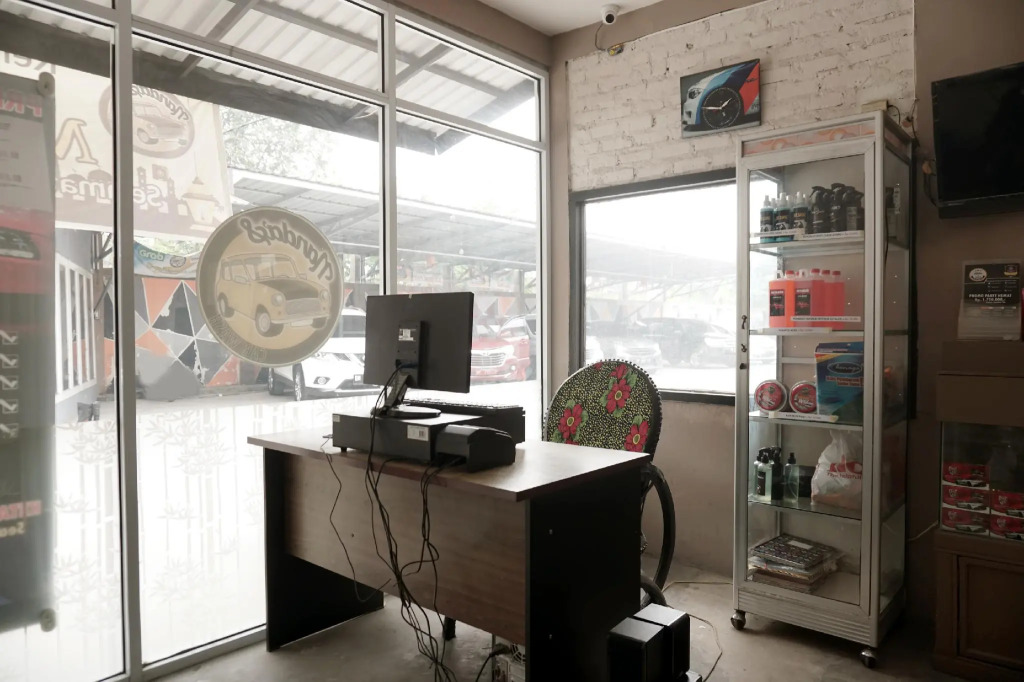 RedDoorz Syariah near Sultan Syarif Kasim II Airport