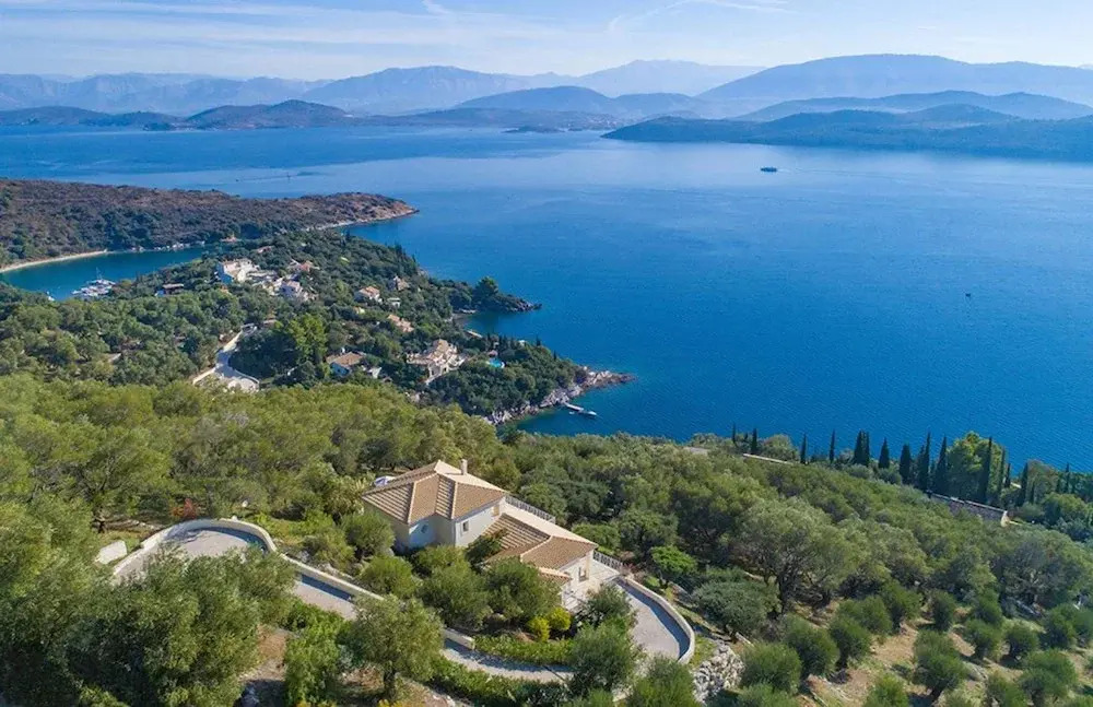 Omolos House in St Stefanos Bay