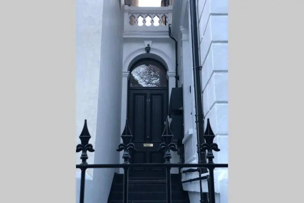 Seaside Escape - gorgeous 2 bed apartment in St-Leonards-on-Sea