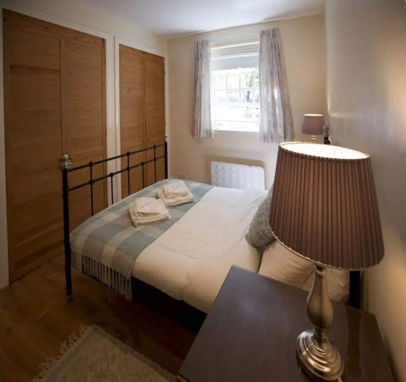 2 Bedroom Meadows Flat