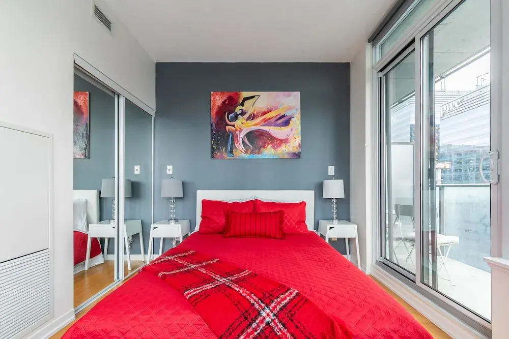 Sky View Suites - Maple Leaf Square