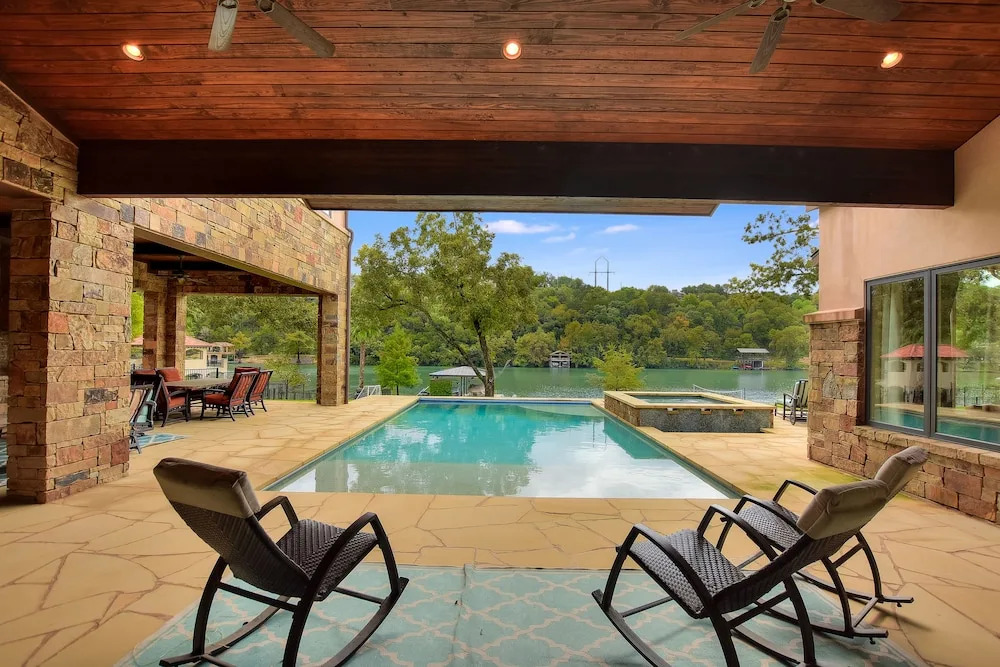 Big View Drive Home 7 Bedrooms 6.5 Bathrooms Home