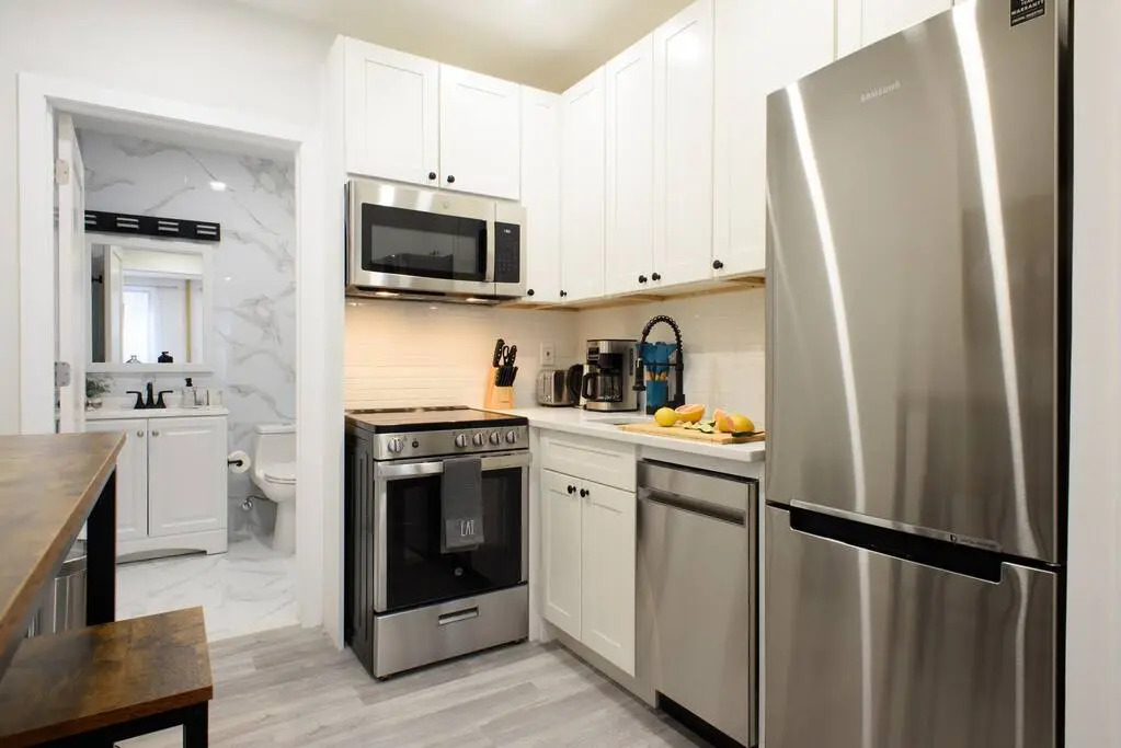 240-12 Brand New Studio Prime Location W D
