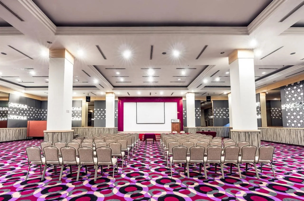 Crystal Crown Hotel Harbour View, Port Klang