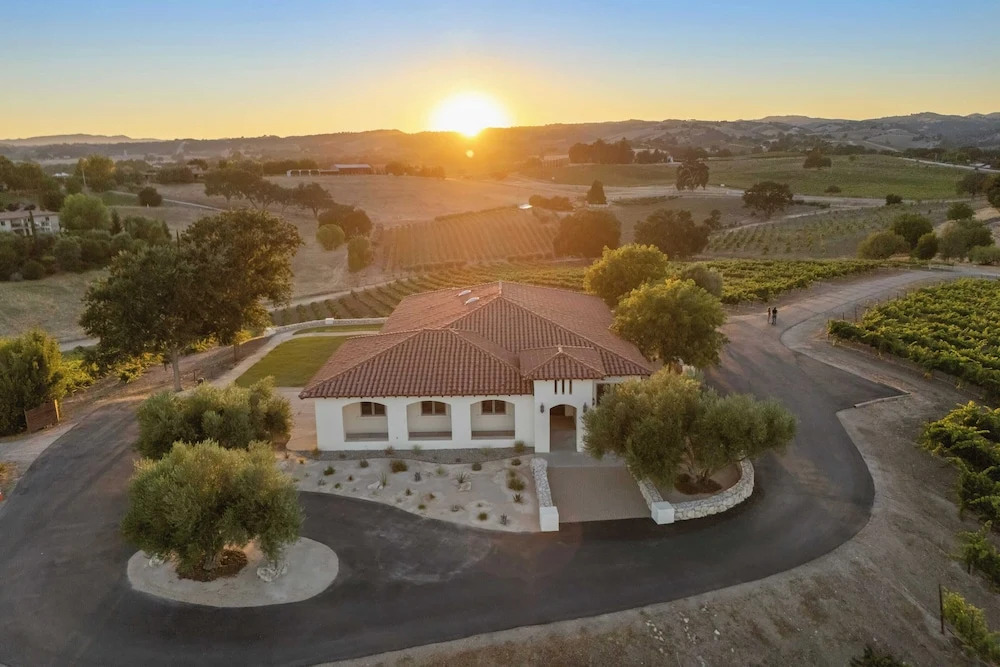 Wine Country Escape w/ Views + Wine Cellar & Gym Caterina Dusi Vineyard by Avantstay