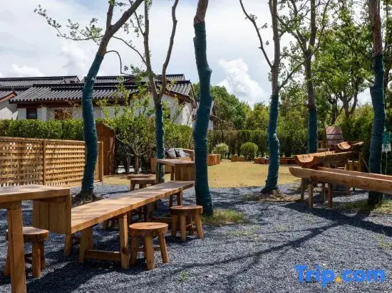 Shuaiwa Club Homestay (Shanghai Jinshan North Station Huakai Seaside Ecological Park)