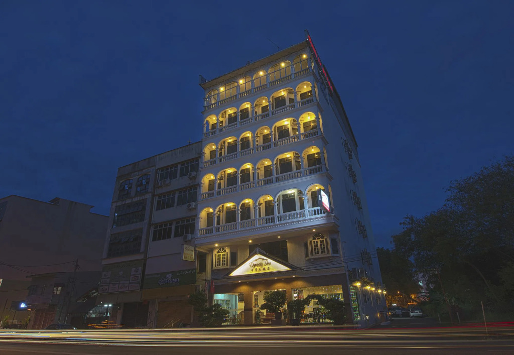 Dynasty Inn