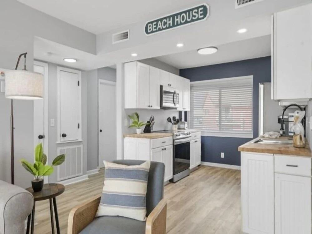 A Little Shore Thing 1 Bedroom Condo by RedAwning