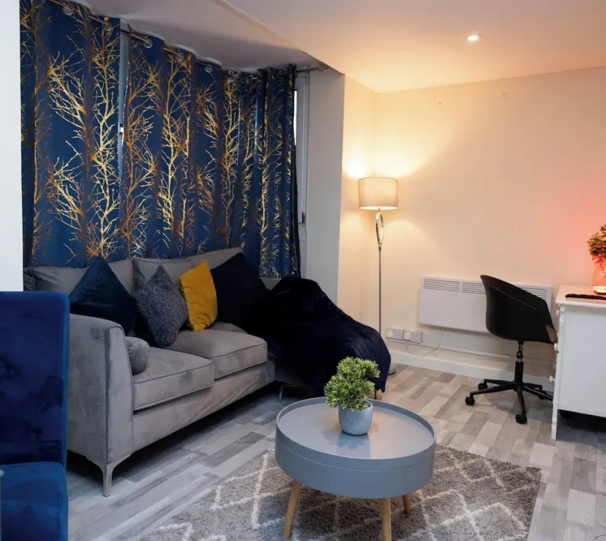 1 Bed-4guests-sofabed-wifi-closetocity-parking
