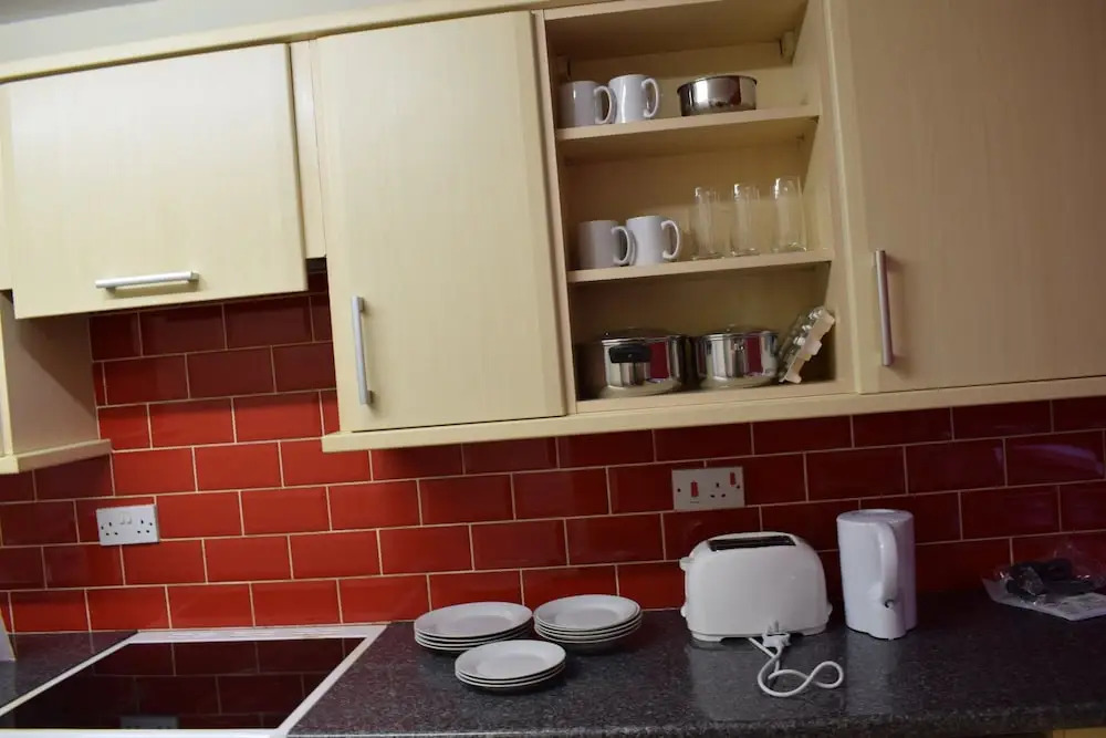 Spacious 2 Bedroom House in Bow
