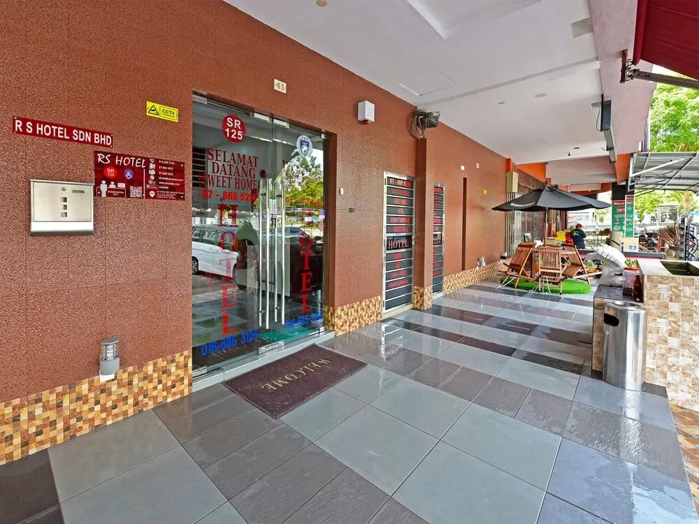 Super OYO Capital O 90687 Rs Hotel