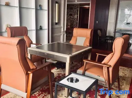 Yingjiang Kangling Hotel