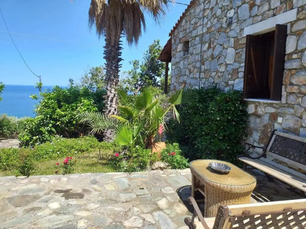 Deep Blue Villa at potistika