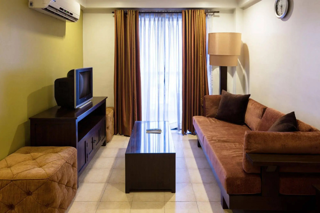 OYO 1235 Palette Torre Venezia Suites