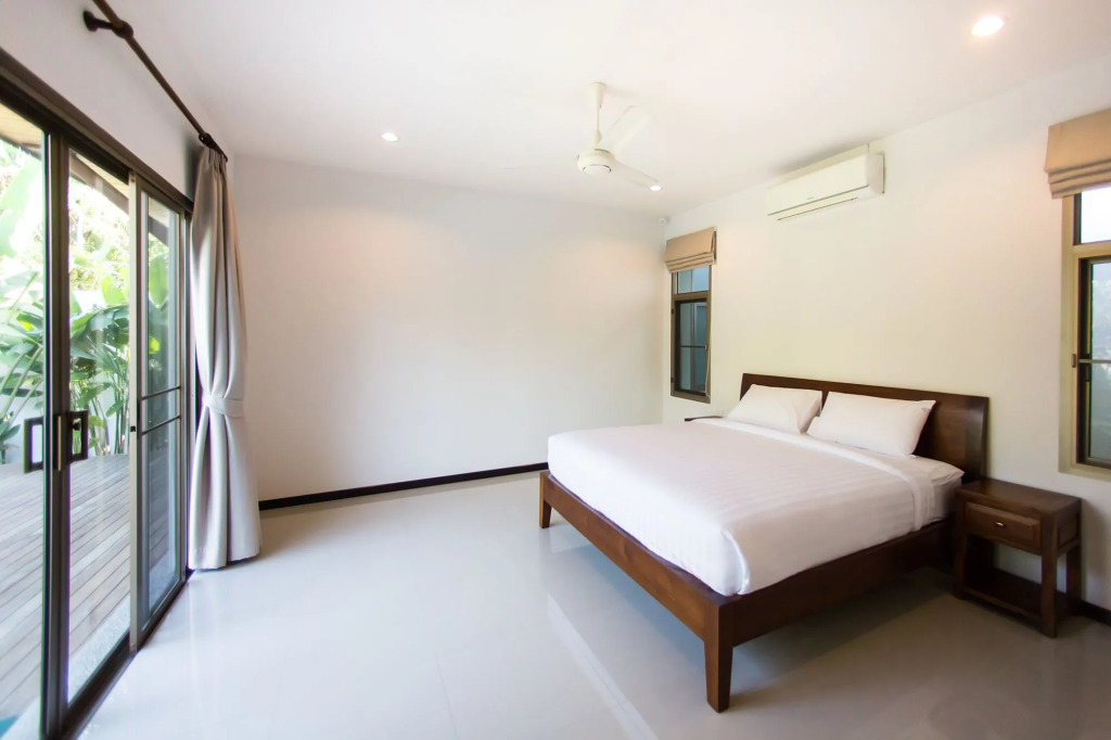 Villa Heni Private pool 3BR villaNaiharn beach