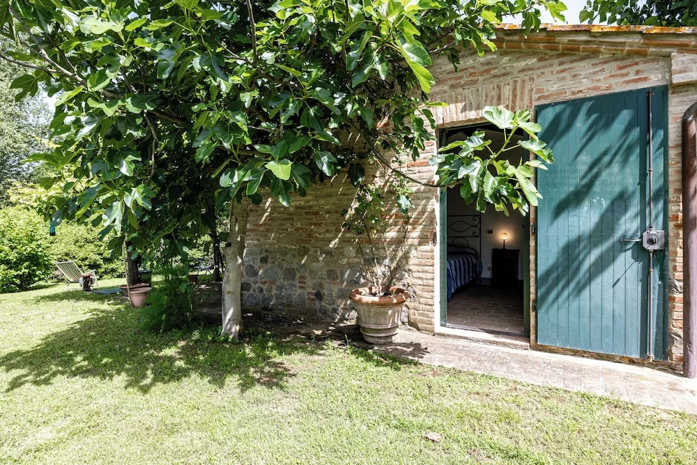 Studio With Pool And Orchard