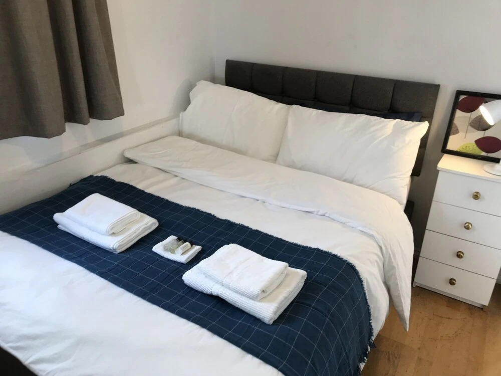 Piccadilly Circus - London Regent Apartments