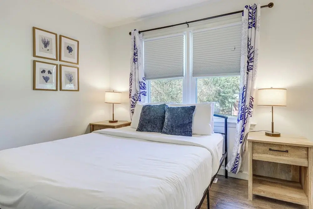 1 Mi to Park Circle: Pet-friendly Home w/ Yard