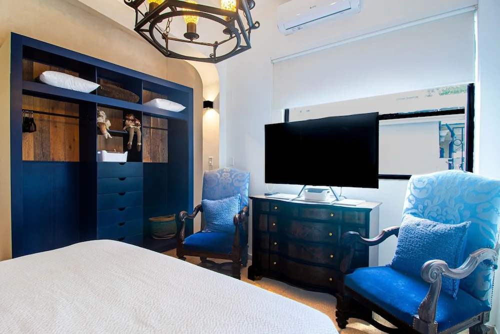 Villa Azure Ocean Suites