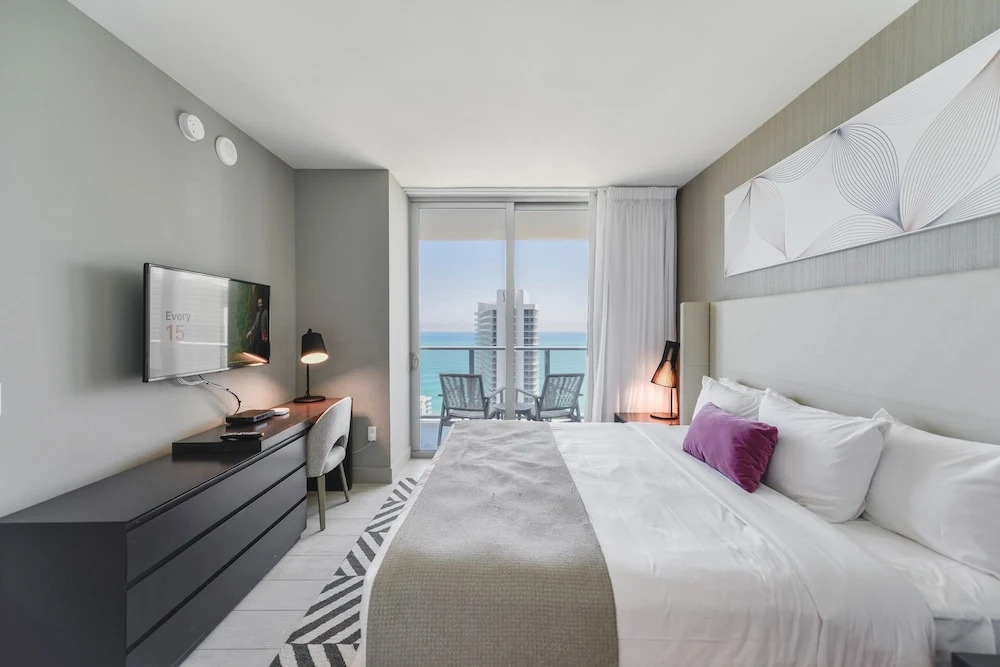 HYDE Beach House Apartments