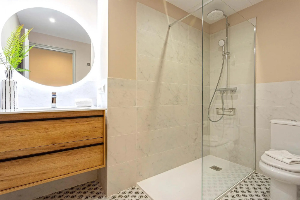 Spectacular 4BD apartment near Alcazar. San Fernando