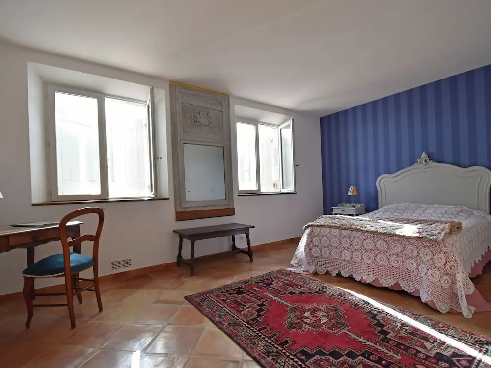 Villa in Fayence with Provençal Charm