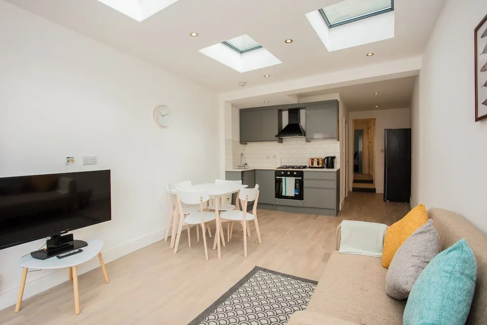 Two Bedroom Flat in London