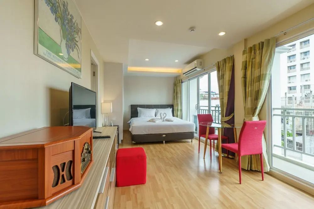 IM Chinatown Residence Yaowaraj Bangkok Watmungkorn MRT Station