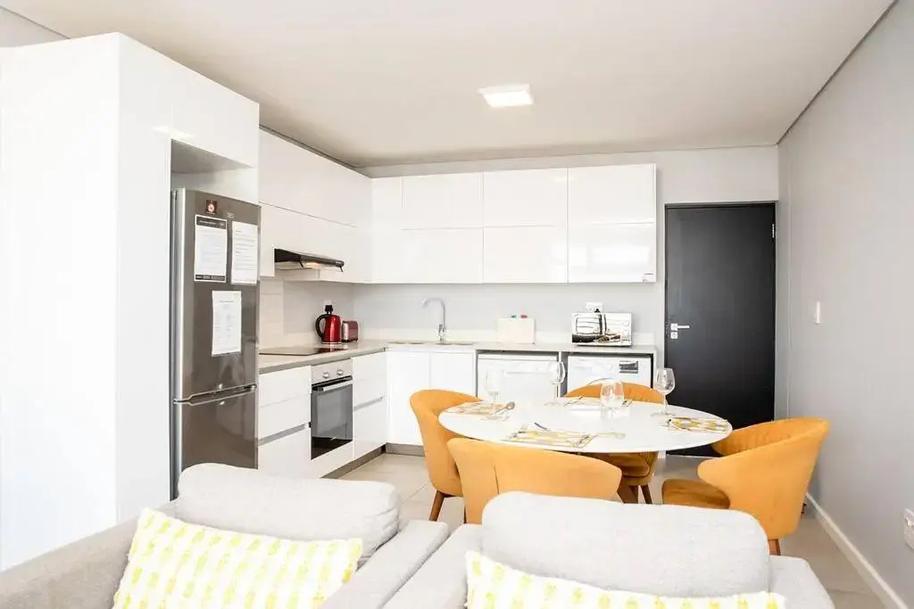 Beachfront 2 bedroom with swimming pool, Blouberg
