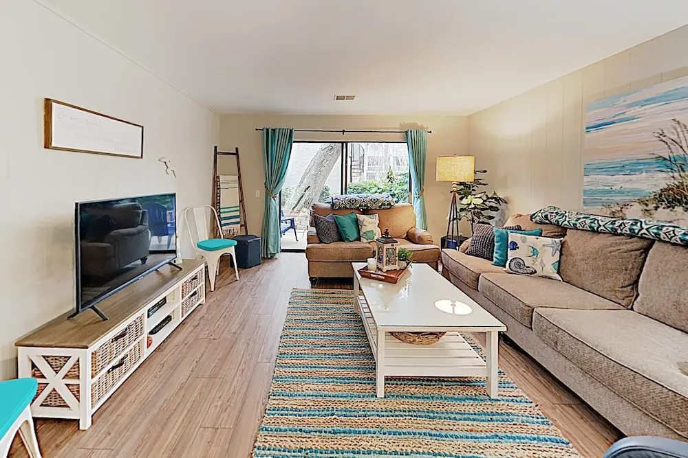 New Listing! Updated W/ Pool - Walk To Beach 3 Bedroom Condo