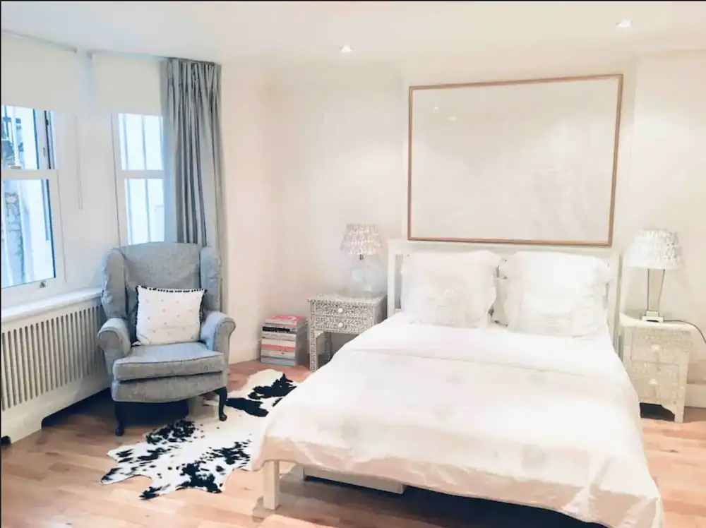 2 Bedroom Apartment With Garden in Ladbroke Grove