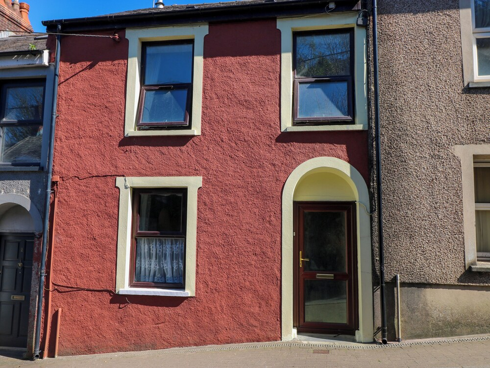 Ty Coch y Castell