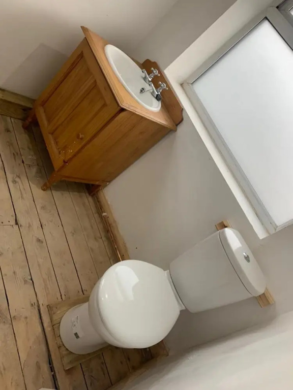 Corner Shop Apartments Sleeps 5 Parking
